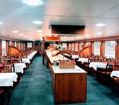 Restaurace výletní lodi Praha